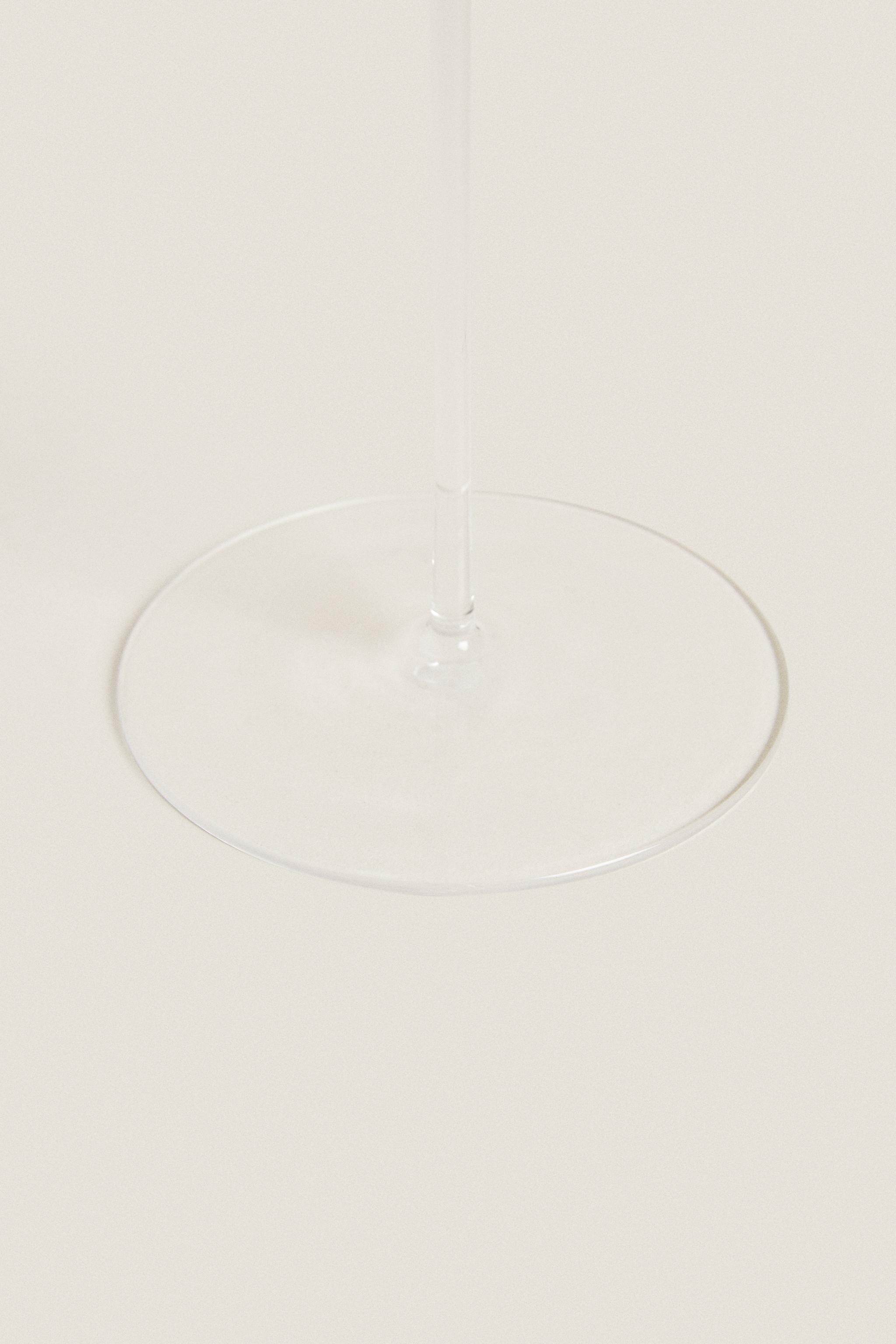 ULTRA LIGHTWEIGHT GLASS WINE GLASS